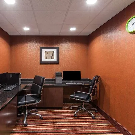 La Quinta Inn & Suites By Wyndham Tulsa Midtown 